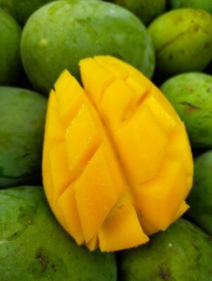 কাঁচা মিঠা আম